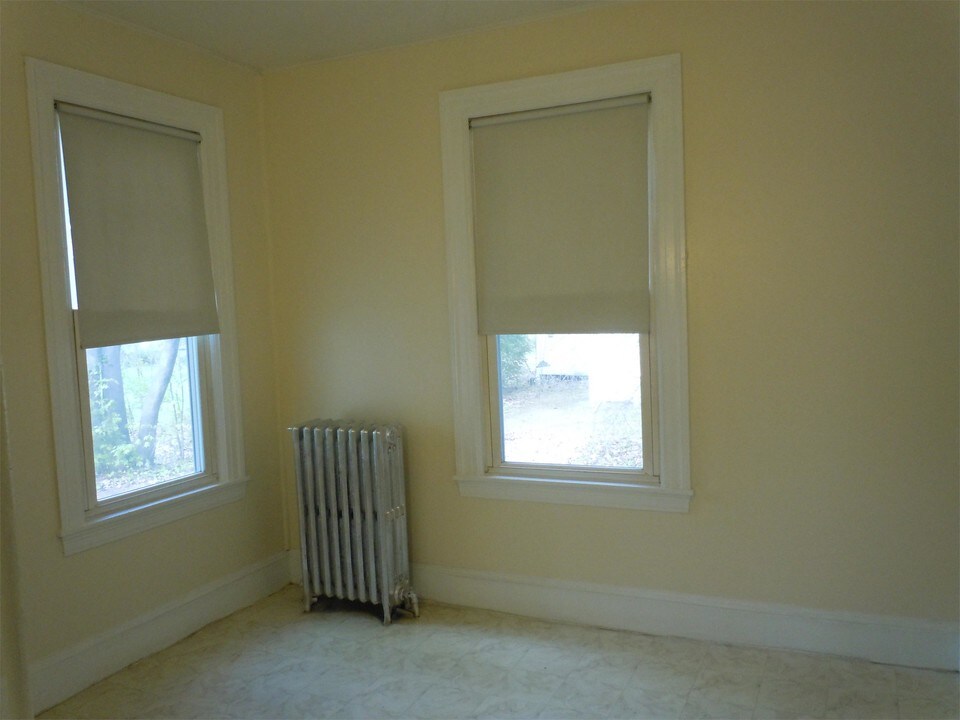 3 Mclellan St-Unit -2 in Brunswick, ME - Building Photo