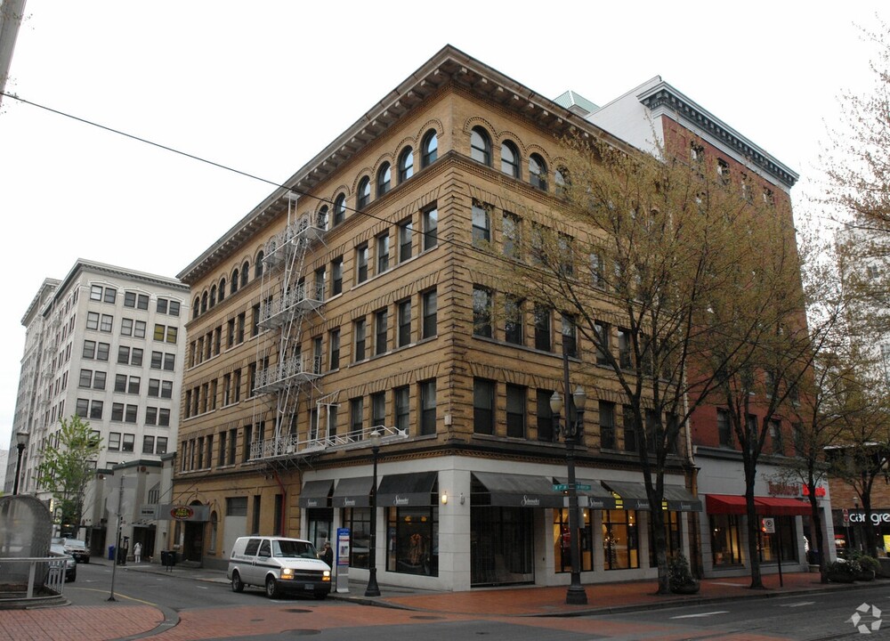 The Eaton Building in Portland, OR - Building Photo