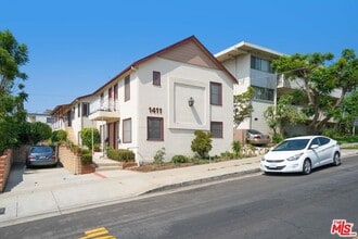 Federal Luxury Investments LLC in Los Angeles, CA - Building Photo - Interior Photo