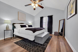 7997 Woodlake Dr in Riverdale, GA - Building Photo - Building Photo