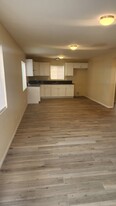 1043 W 107th St, Unit 1 Apartamentos