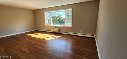 565 Grove St in Clifton, NJ - Building Photo - Building Photo