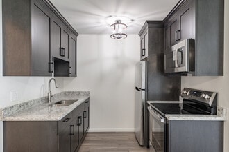 17445-17455 Wildwood St in Roseville, MI - Foto de edificio - Interior Photo