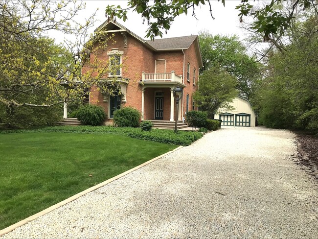 1309 Oswego Rd in Naperville, IL - Building Photo - Building Photo