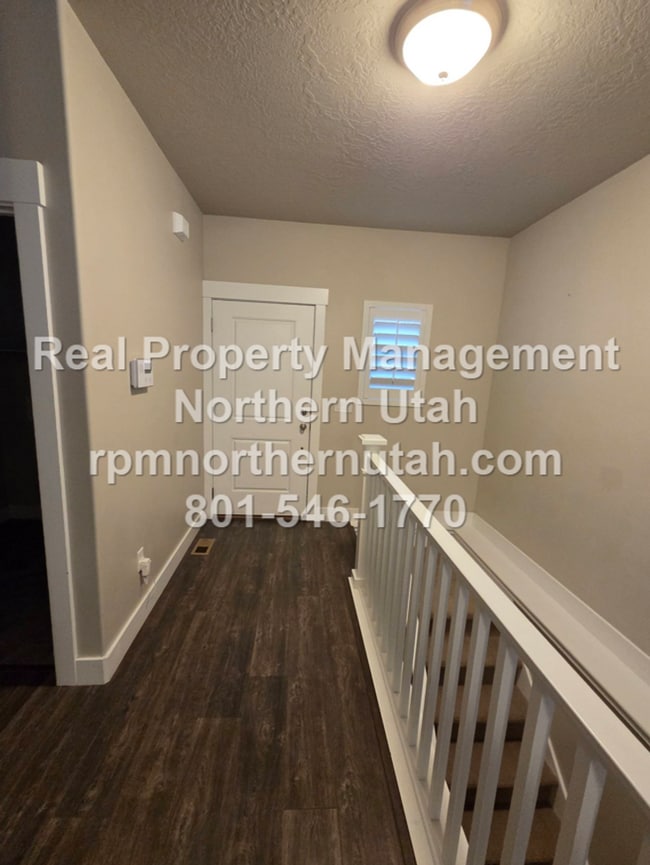 1081 W 275 N in Clearfield, UT - Building Photo - Building Photo