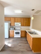 330 Commons Dr in Holly Springs, NC - Building Photo - Building Photo