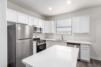 111 W Beth Dr in Phoenix, AZ - Building Photo - Building Photo