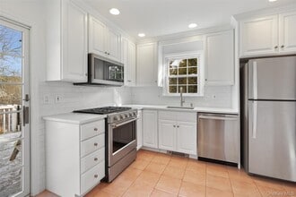 89 Huntville Rd in Katonah, NY - Building Photo - Building Photo