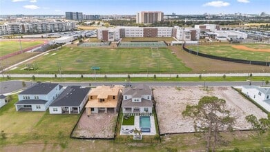 8105 Fenton St in Orlando, FL - Building Photo - Building Photo