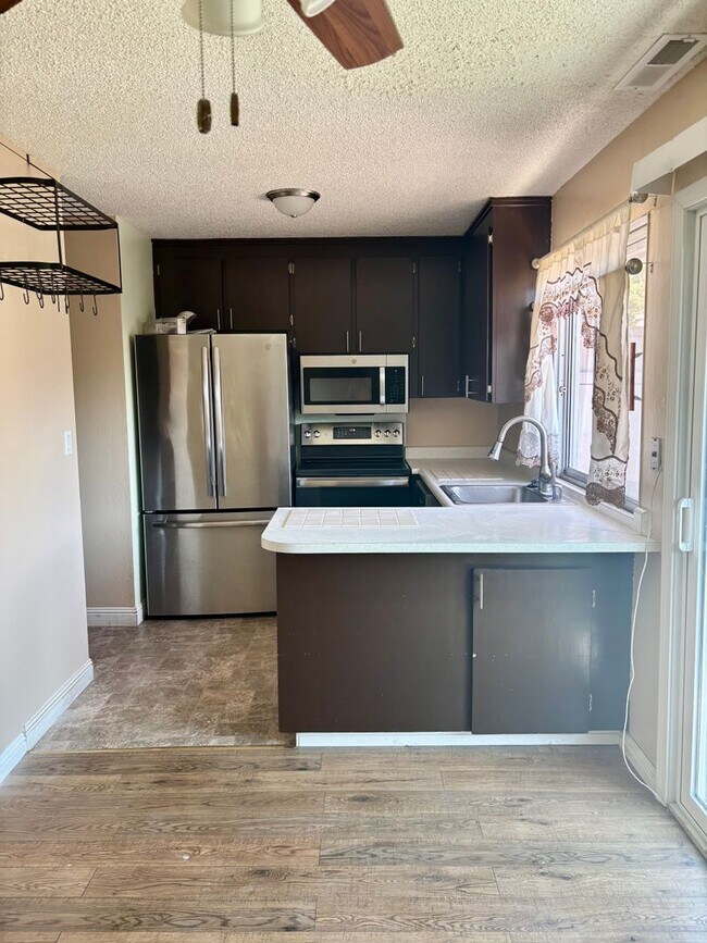 3828 Willow Pass Rd in Concord, CA - Building Photo - Building Photo