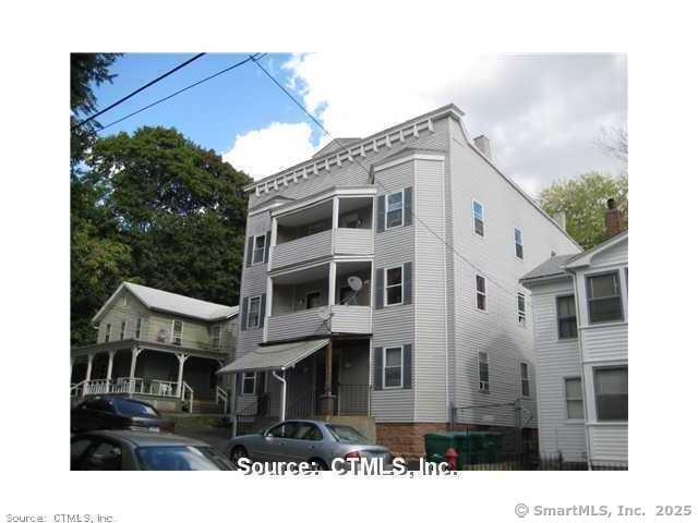 38 Taylor St in Waterbury, CT - Building Photo