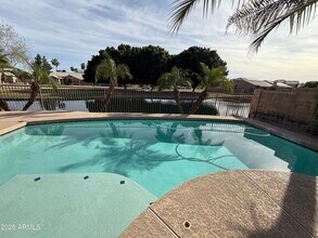 6335 W Donald Dr in Glendale, AZ - Building Photo - Building Photo