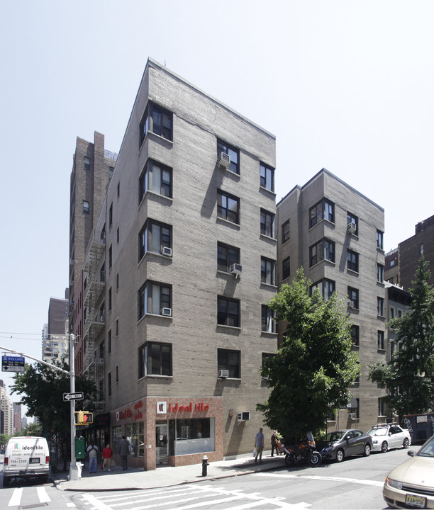 405 E 51st St in New York, NY - Building Photo