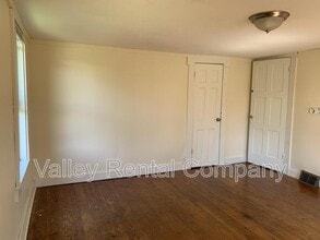 46 Old Amherst Rd in Sunderland, MA - Building Photo - Building Photo