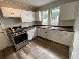 142-144 Ohio St, Unit DN in Rochester, NY - Building Photo