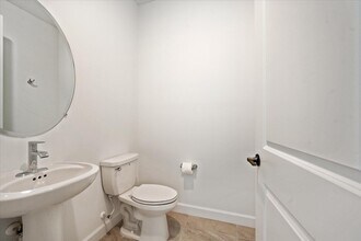 1321 Whitcombe Dr in Royal Palm Beach, FL - Building Photo - Building Photo