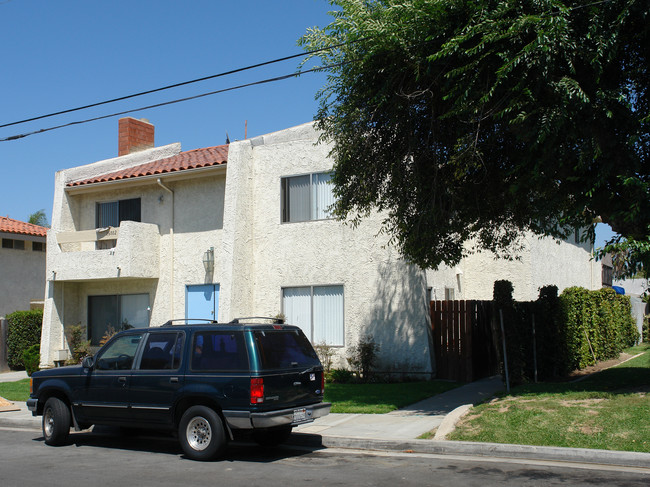 16802 Hoskins St in Huntington Beach, CA - Building Photo - Building Photo