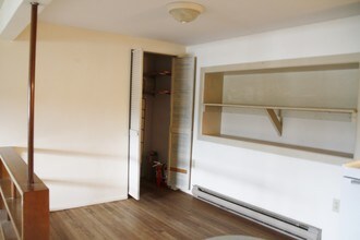 935 E 2nd St-Unit -C in Nescopeck, PA - Building Photo - Building Photo