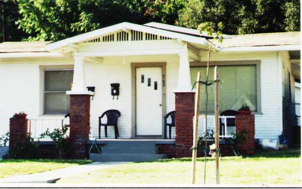 563 Kensington Dr in Fillmore, CA - Foto de edificio - Building Photo