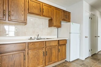 Gleneagles Apartments in Camrose, AB - Building Photo - Building Photo