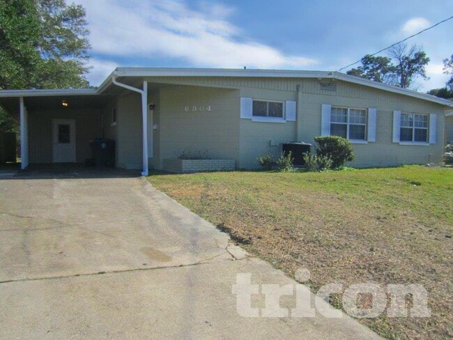 property at 6904 Holiday Rd N