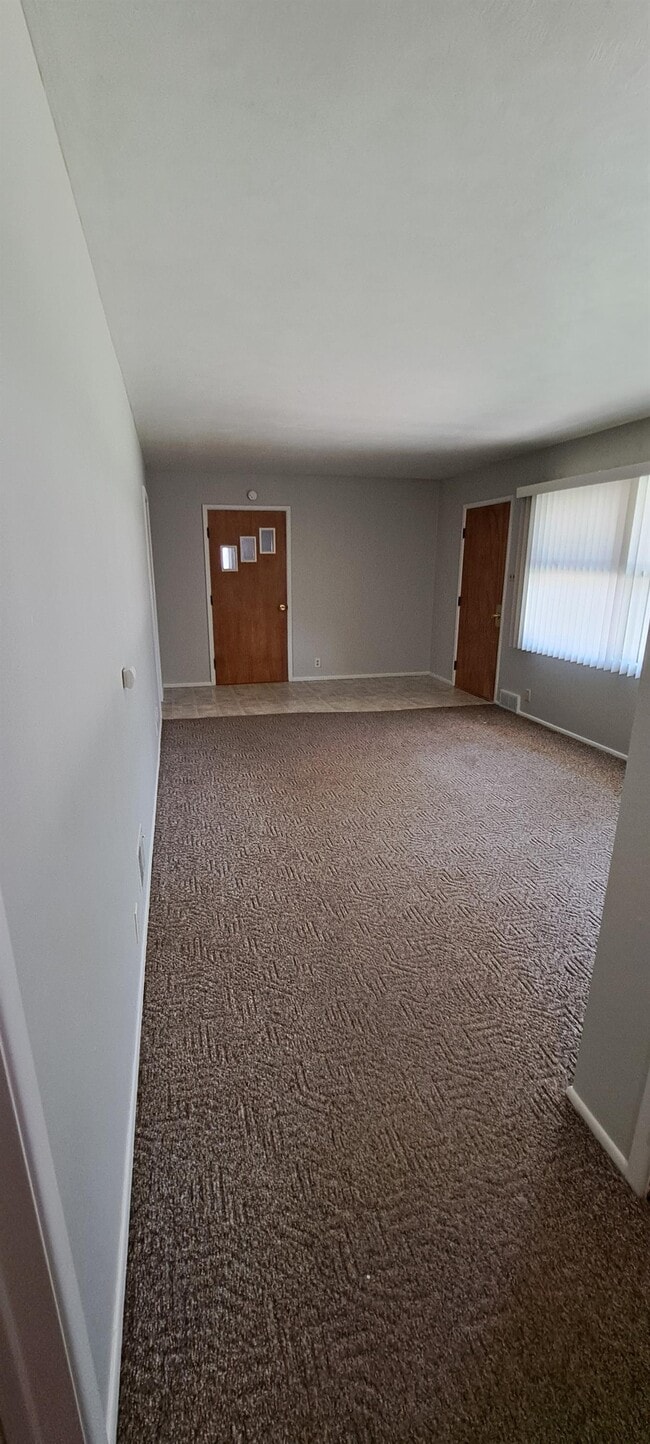 property at 1214 S Saxby Ave