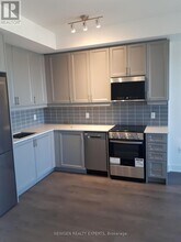 2343 Khalsa Gate in Oakville, ON - Building Photo - Building Photo