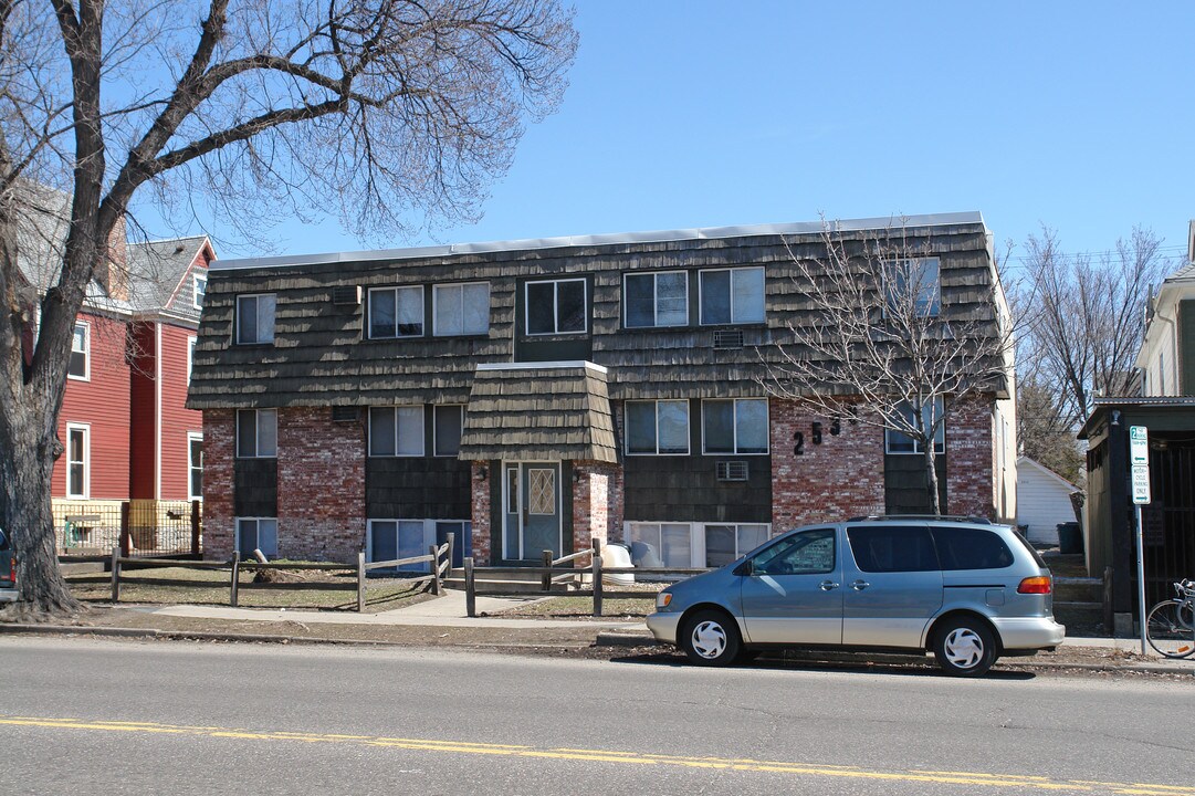 2539 Lyndale Ave S in Minneapolis, MN - Foto de edificio