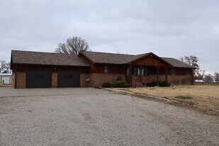 1973 E Old Hwy 40 in New Cambria, KS - Building Photo