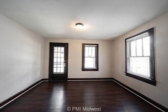 5010 E 10th St in Indianapolis, IN - Building Photo - Building Photo