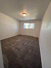1912 Dawn Ct in Klamath Falls, OR - Building Photo - Building Photo