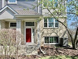 2667 Woodmere Dr in Darien, IL - Building Photo