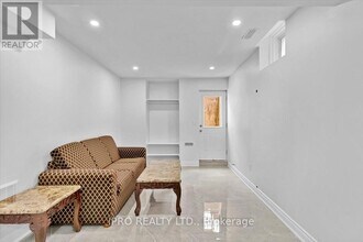 3107 Streamwood Pass in Oakville, ON - Building Photo - Building Photo