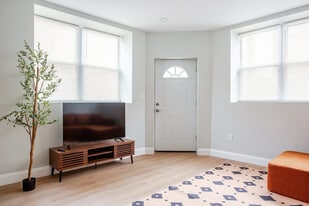 1816 S 9th St in Philadelphia, PA - Building Photo