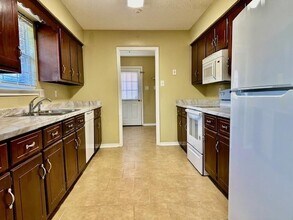 2445 Talking Leaves Ct in Mobile, AL - Building Photo - Building Photo