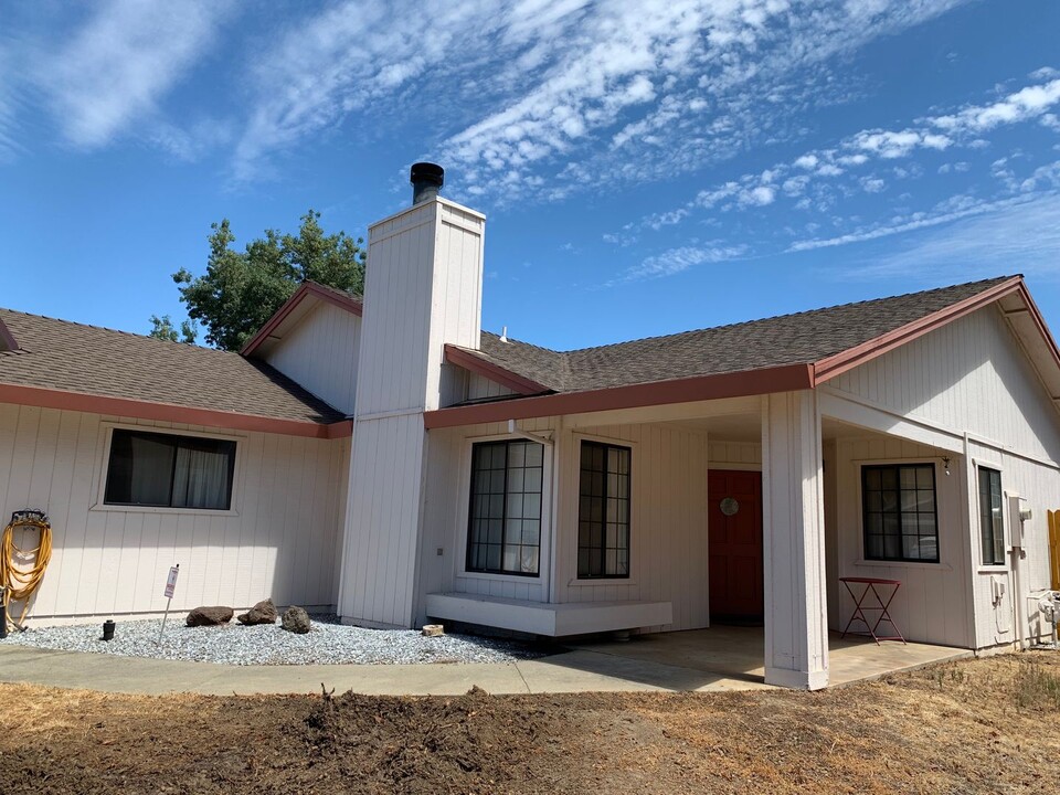 1719 Hunt St in Yuba City, CA - Building Photo