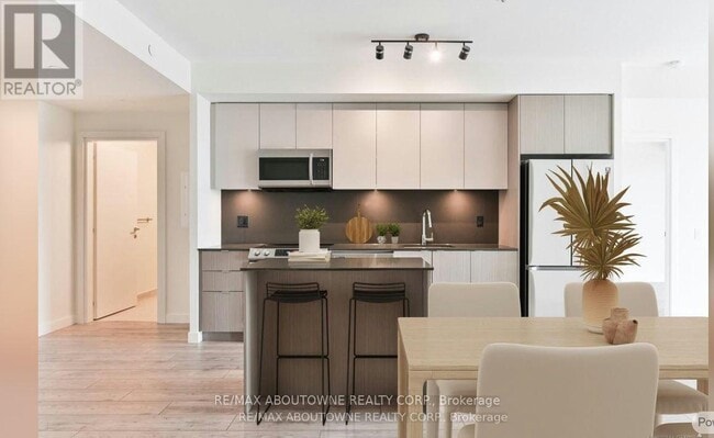 property at 125 Bronte Rd