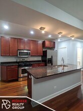 7356 N Ashland Blvd in Chicago, IL - Building Photo - Building Photo