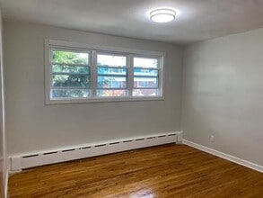71 Grove St in Lodi, NJ - Building Photo - Building Photo