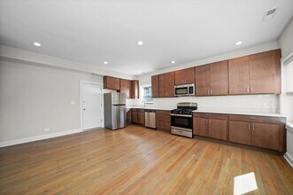 3409 W Fullerton Ave, Unit 2 in Chicago, IL - Building Photo - Building Photo