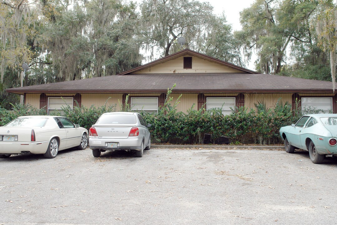 1870 SE 40th Street Rd in Ocala, FL - Foto de edificio