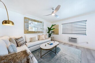 540 4th Ave S in Naples, FL - Building Photo - Building Photo