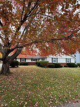 8061 Lieber Rd in Indianapolis, IN - Foto de edificio - Building Photo