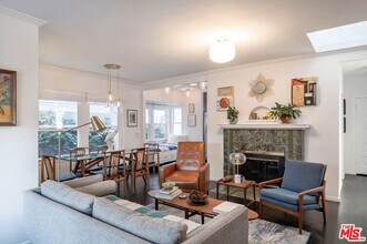 829 Superba Ave in Los Angeles, CA - Building Photo - Building Photo