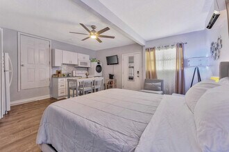 3317 W St Conrad St in Tampa, FL - Building Photo - Building Photo