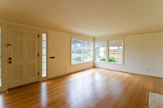 4515 NE 40th Ave in Portland, OR - Building Photo - Building Photo