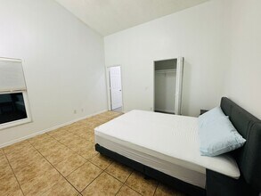 536 Cheshire Way, Unit Unit1 in Davenport, FL - Foto de edificio - Building Photo