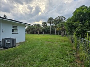 417 Roosevelt Ave in Lehigh Acres, FL - Building Photo - Building Photo