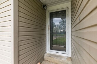 3205 W Lynn St in Springfield, MO - Foto de edificio - Building Photo
