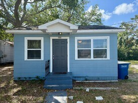 601 McLennan St in Clearwater, FL - Building Photo